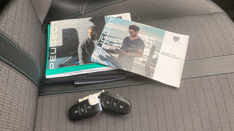 Peugeot 208 1.2 PureTech 100 Allure Premium 5dr Petrol Hatchback